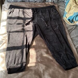 Super soft capri sweats size 6X